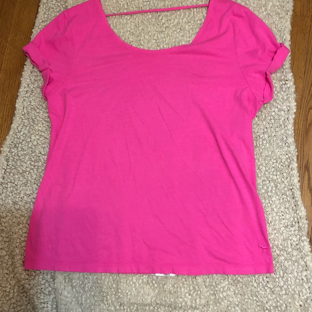 💋VS Pink open back tee💋